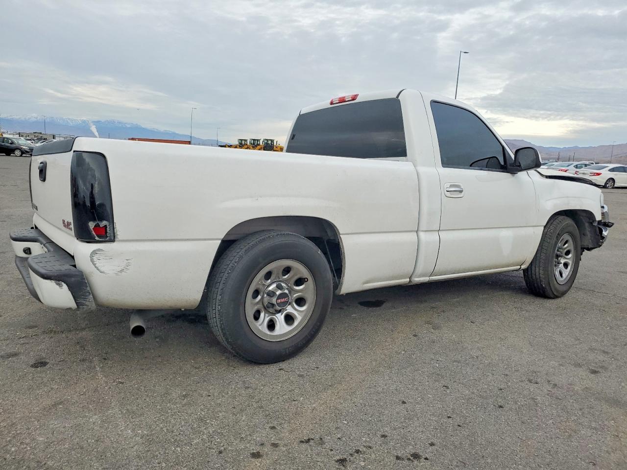 2007 GMC NEW SIERRA C1500 CLASSIC photo 3