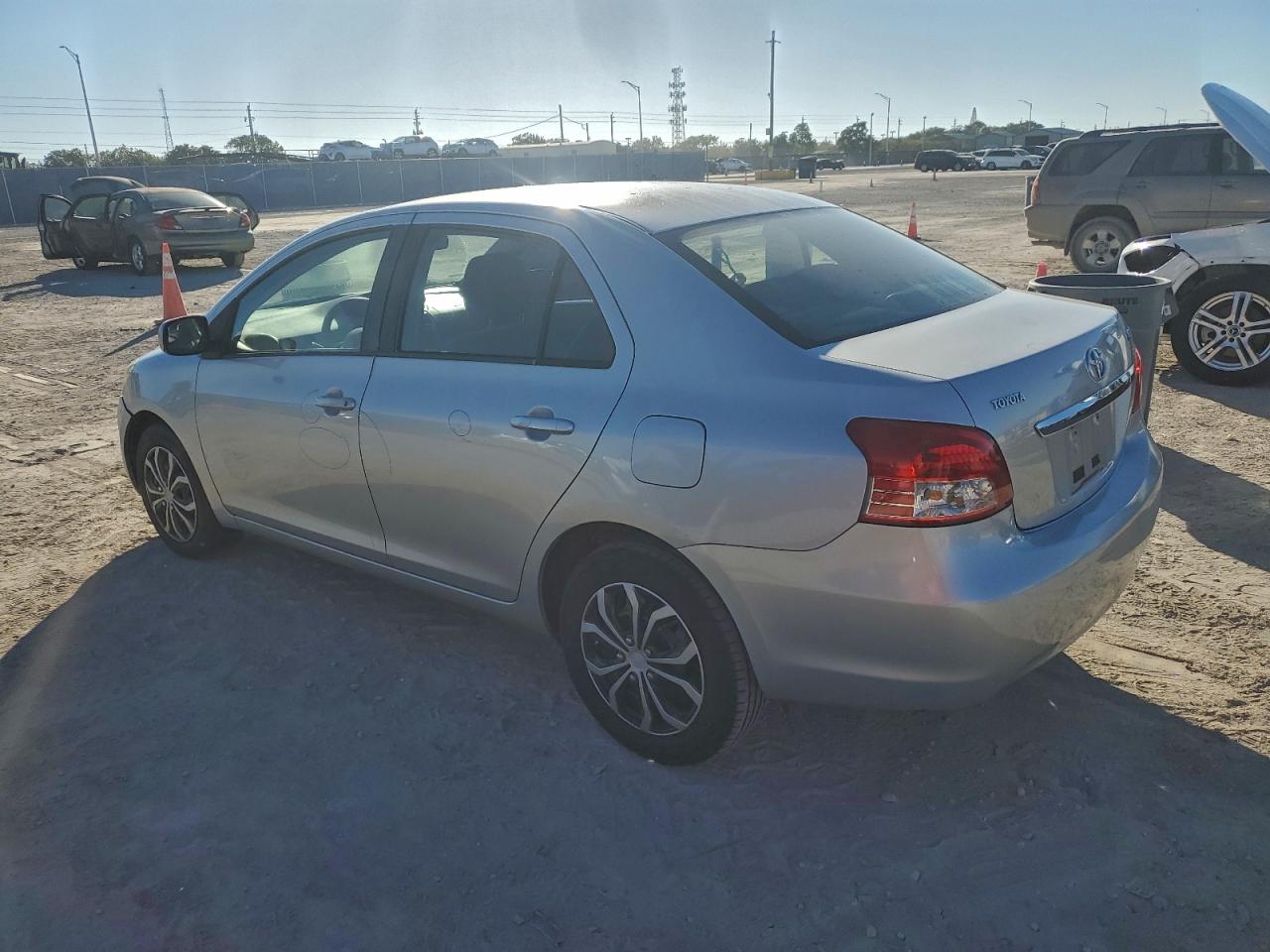 2007 TOYOTA YARIS photo 3