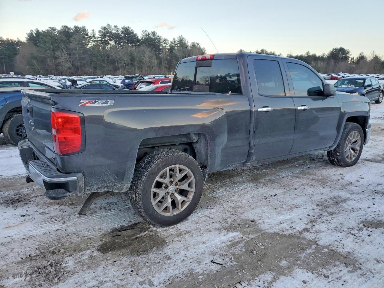 2014 CHEVROLET SILVERADO K1500 LT photo 3