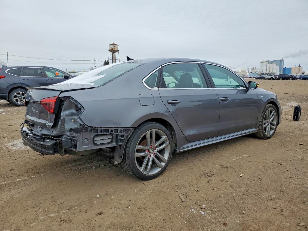 2019 VOLKSWAGEN PASSAT SE R-LINE photo 3