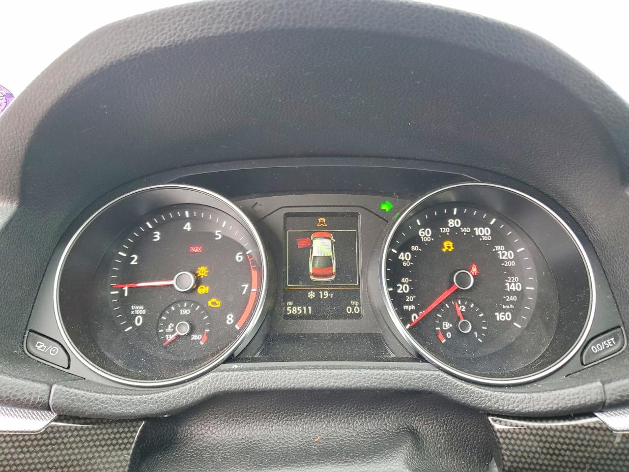 2019 VOLKSWAGEN PASSAT SE R-LINE photo 9