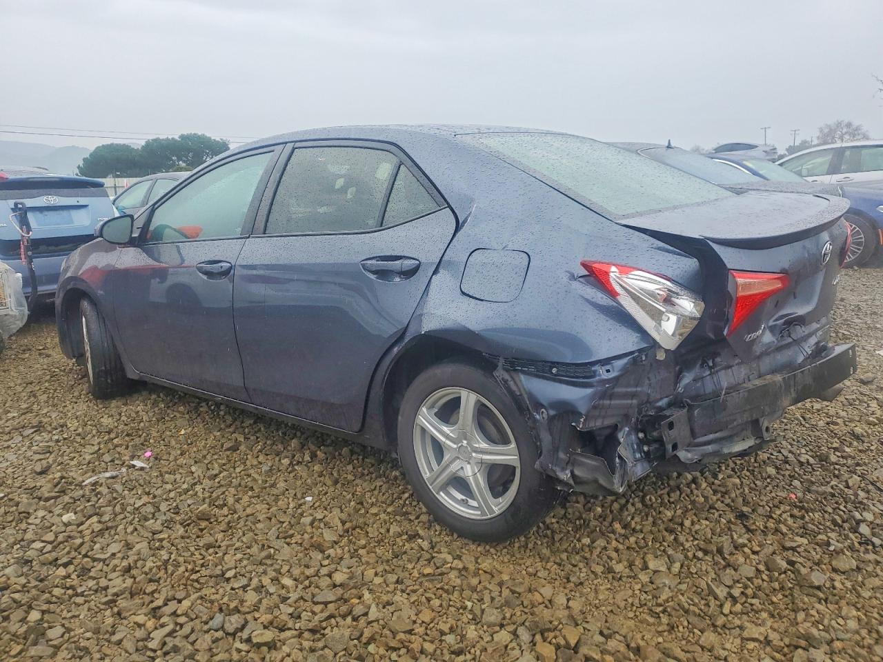 2017 TOYOTA COROLLA LE ECO photo 2