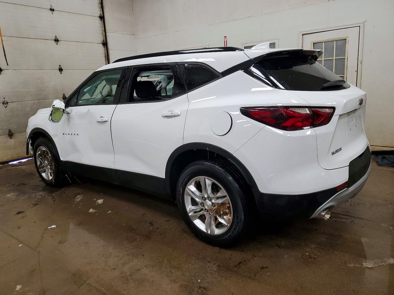 2020 CHEVROLET BLAZER 2LT photo 2
