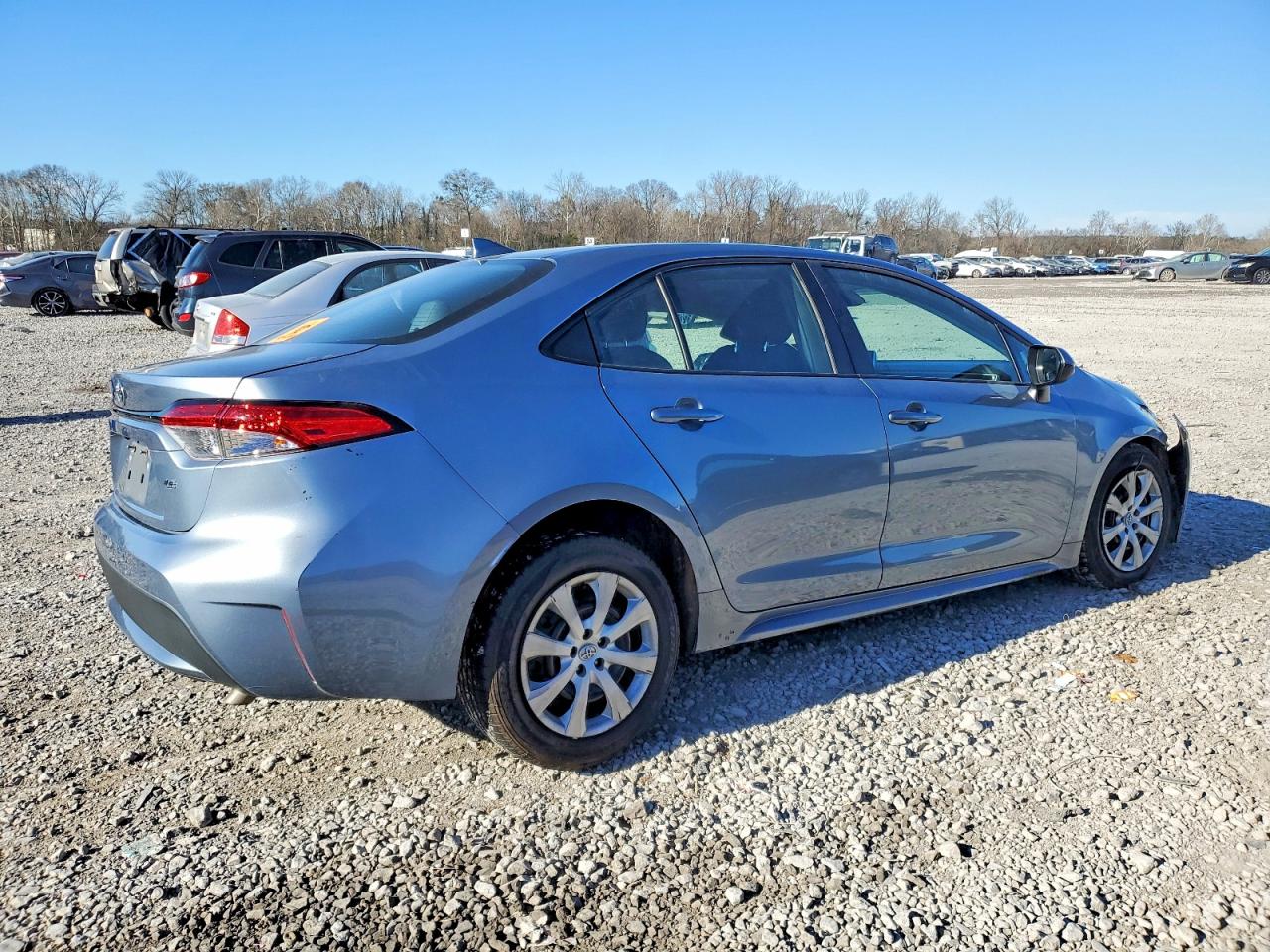 2021 TOYOTA COROLLA LE photo 3