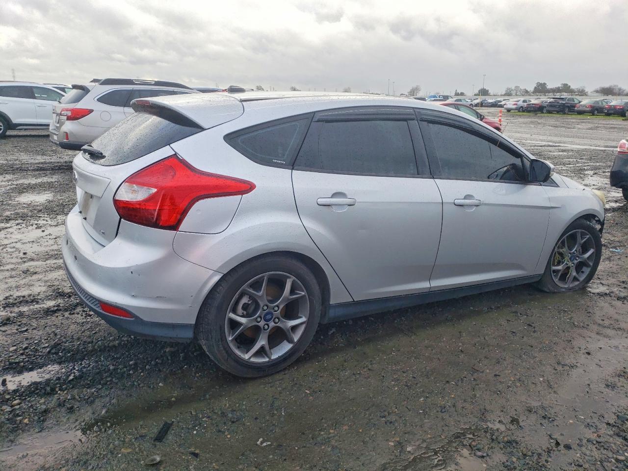 2013 FORD FOCUS SE photo 5
