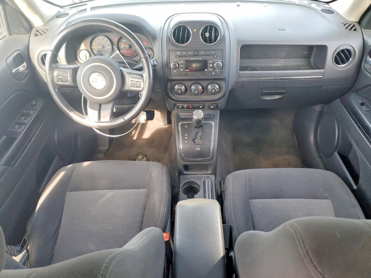 2017 JEEP PATRIOT LATITUDE photo 8