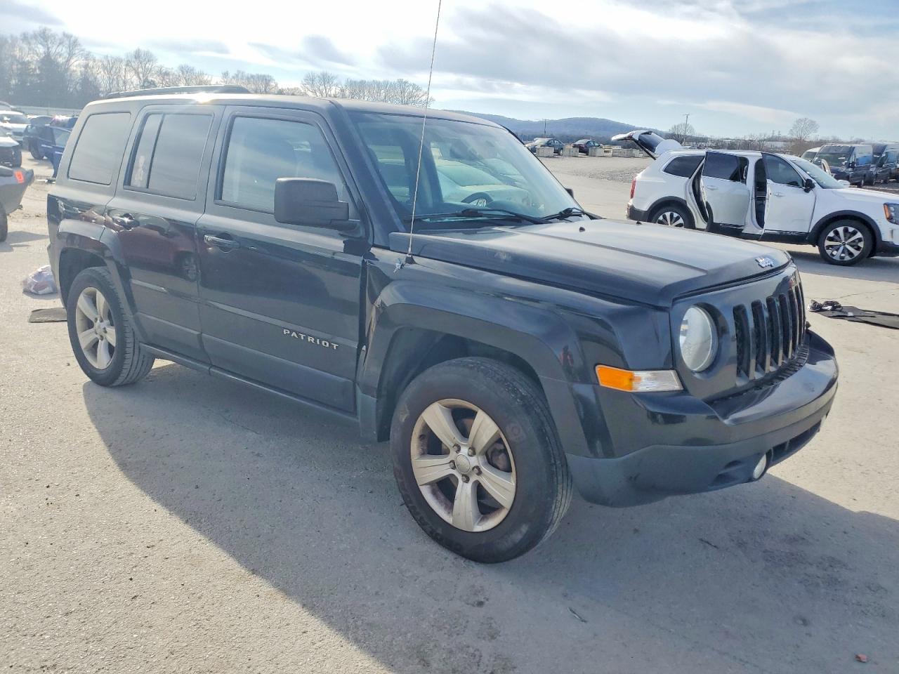 2017 JEEP PATRIOT LATITUDE photo 4