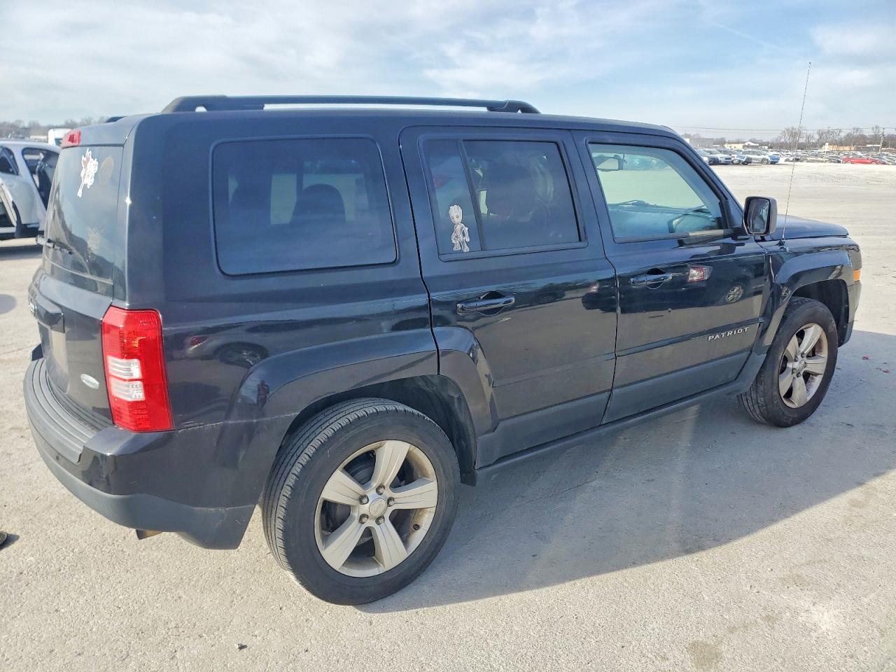 2017 JEEP PATRIOT LATITUDE photo 3