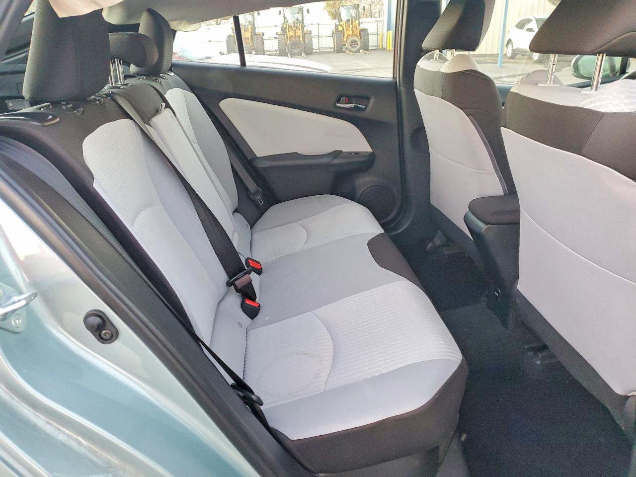 2018 TOYOTA PRIUS photo 10