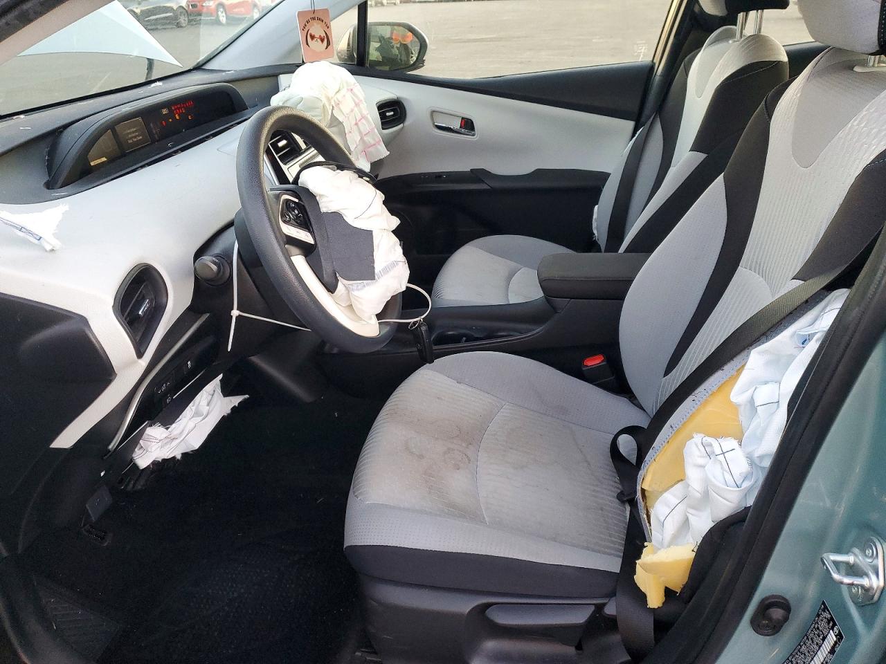 2018 TOYOTA PRIUS photo 7