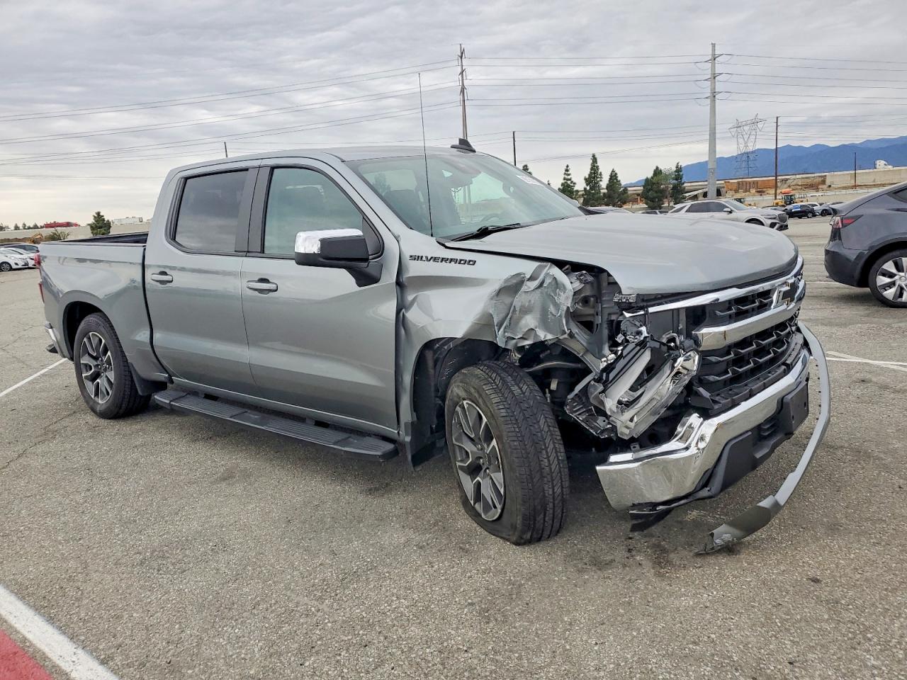 2023 CHEVROLET SILVERADO C1500 LT photo 4