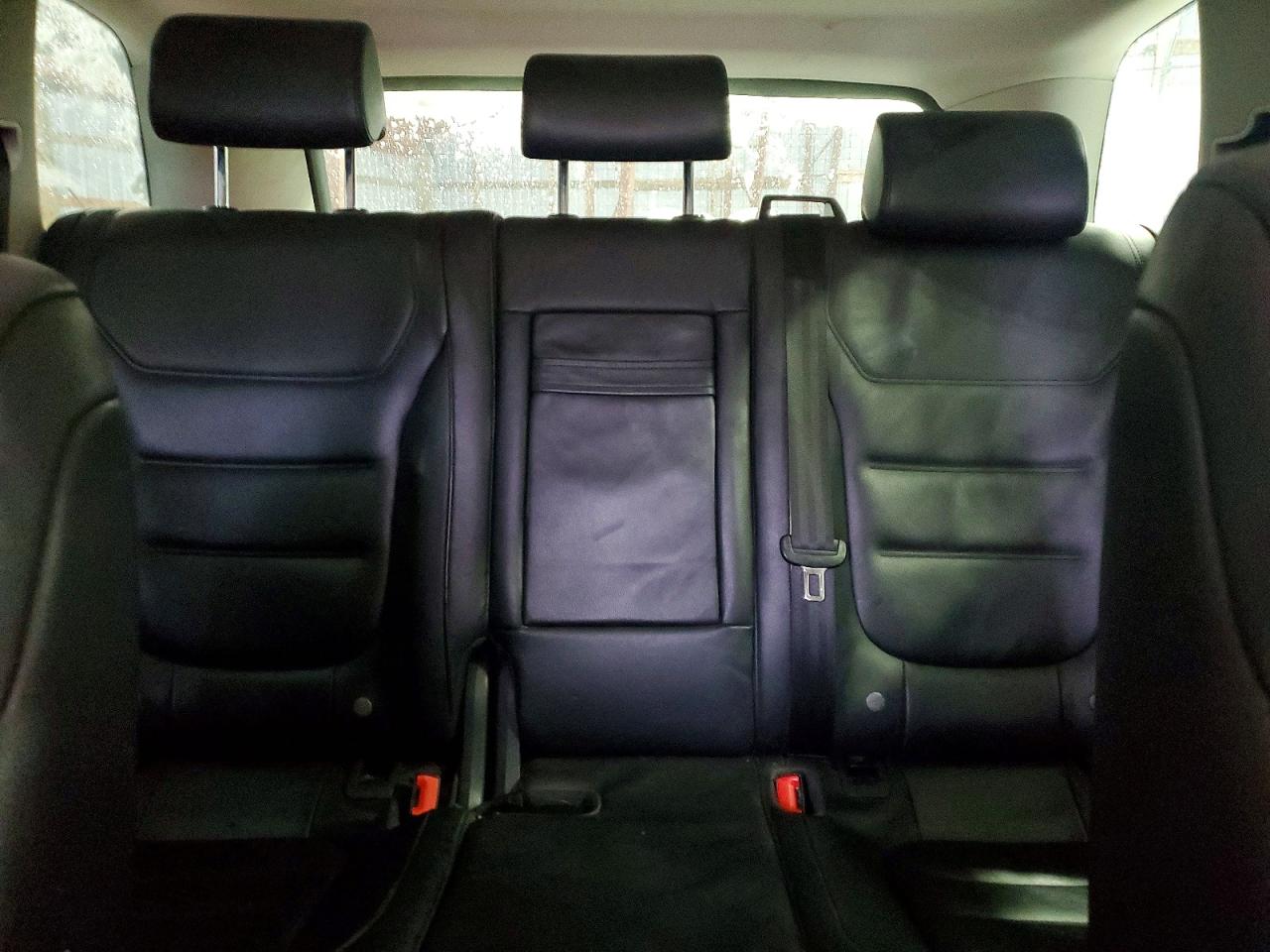 2011 VOLKSWAGEN TOUAREG V6 photo 10