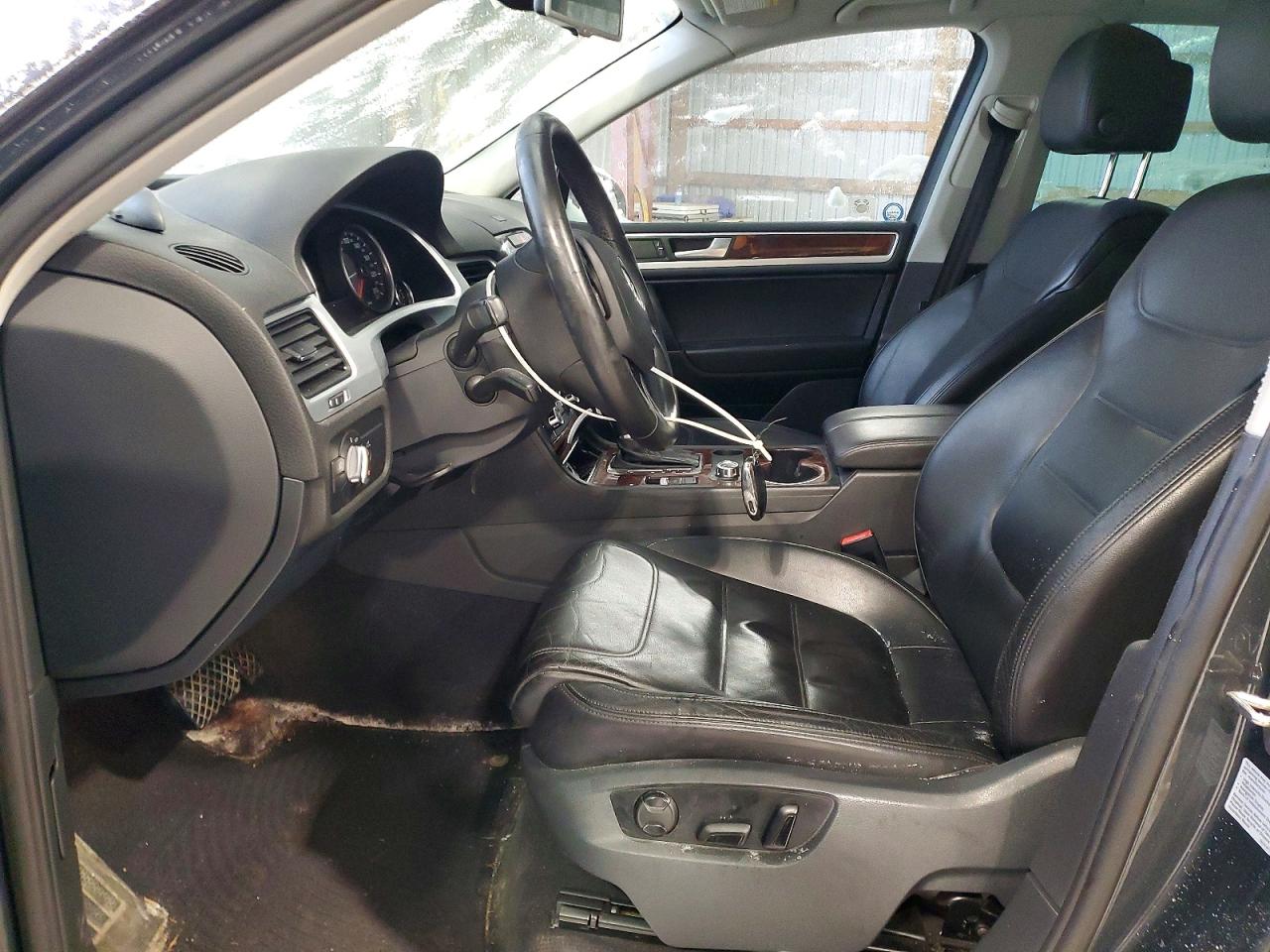 2011 VOLKSWAGEN TOUAREG V6 photo 7