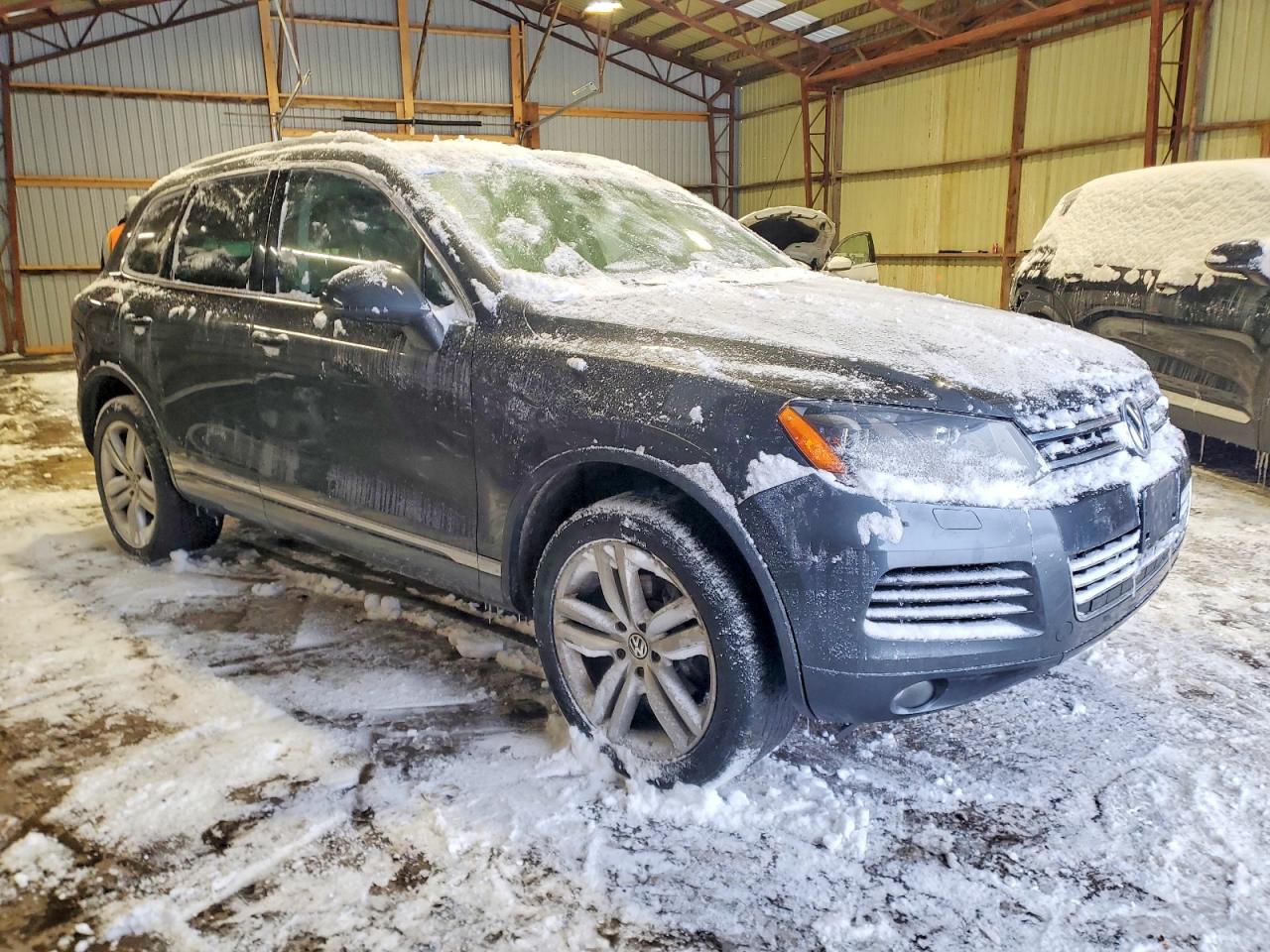 2011 VOLKSWAGEN TOUAREG V6 photo 4
