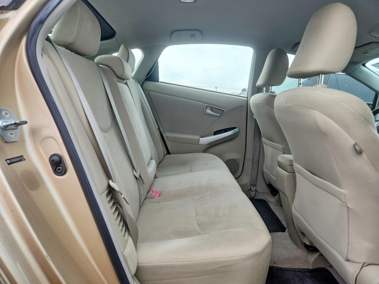 2010 TOYOTA PRIUS photo 10