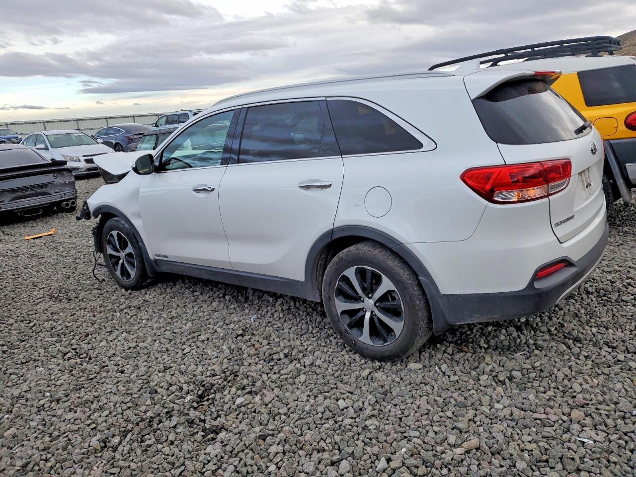2017 KIA SORENTO EX photo 2