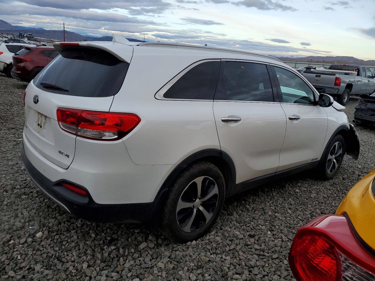 2017 KIA SORENTO EX photo 3