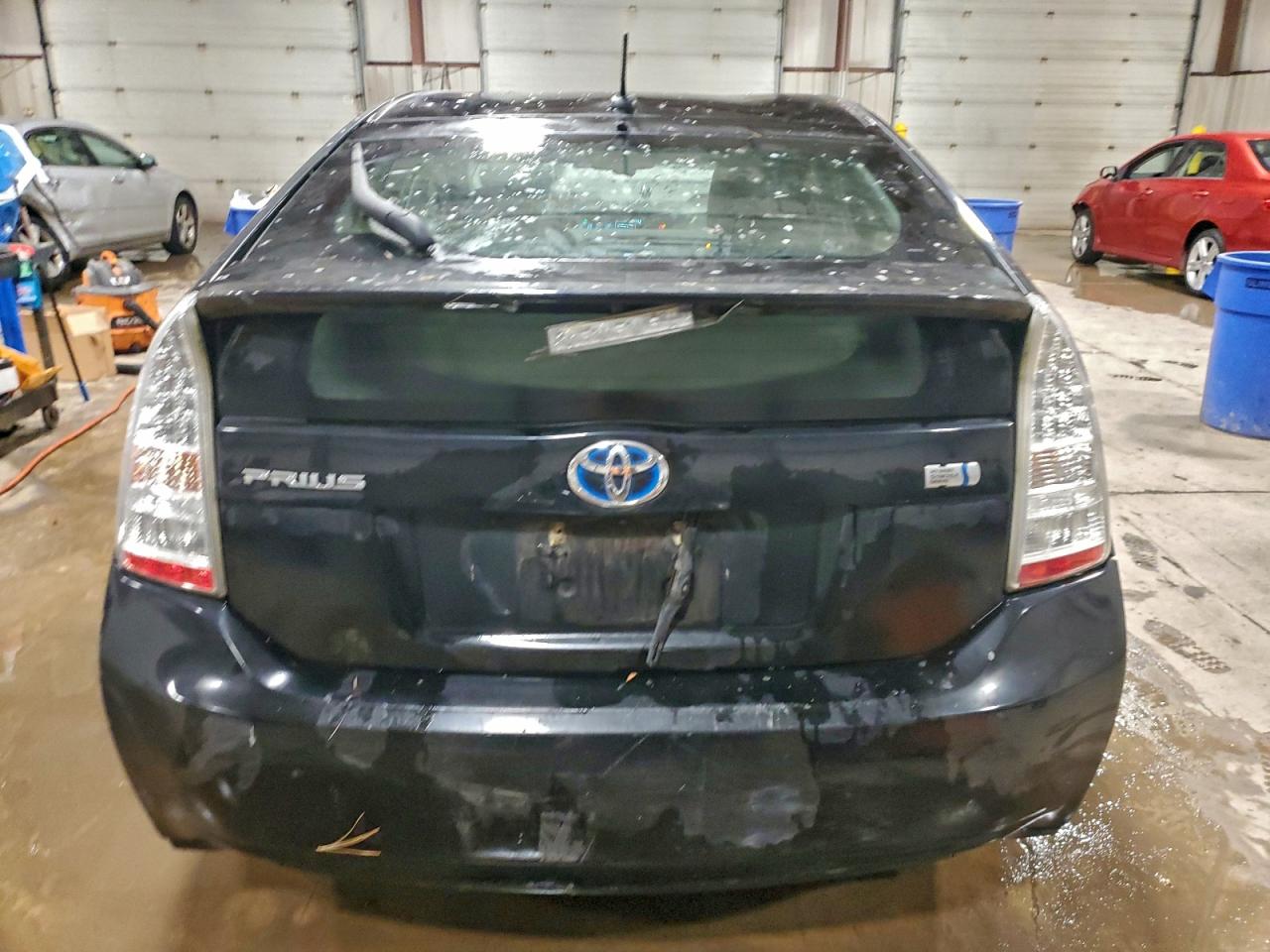 2011 TOYOTA PRIUS photo 6