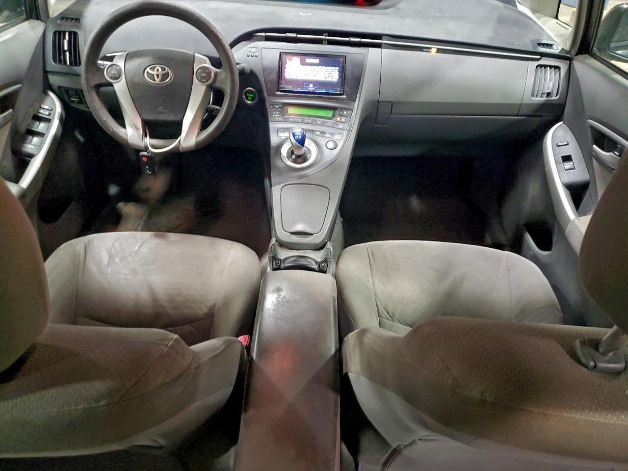 2011 TOYOTA PRIUS photo 8