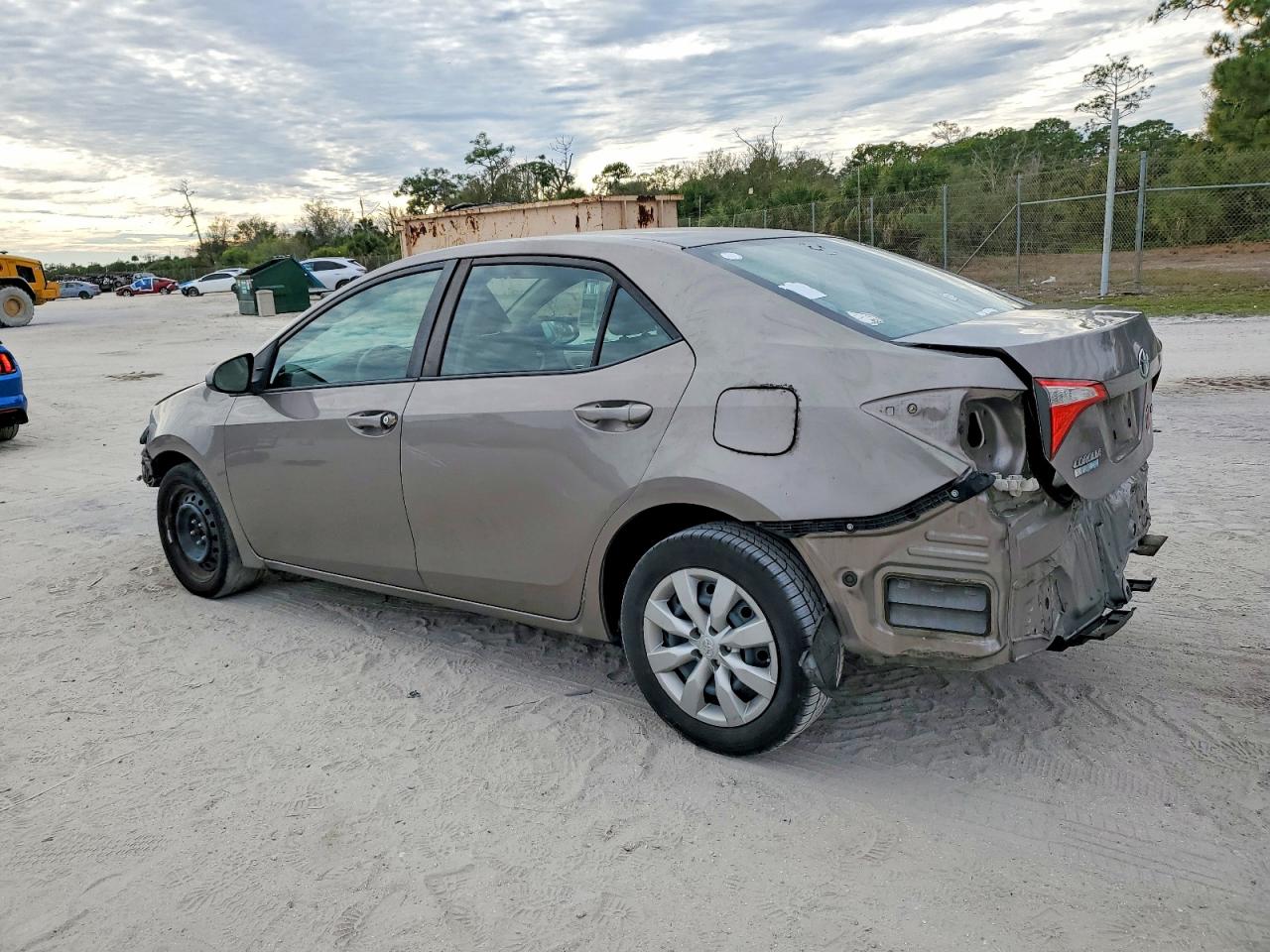 2016 TOYOTA COROLLA L photo 2