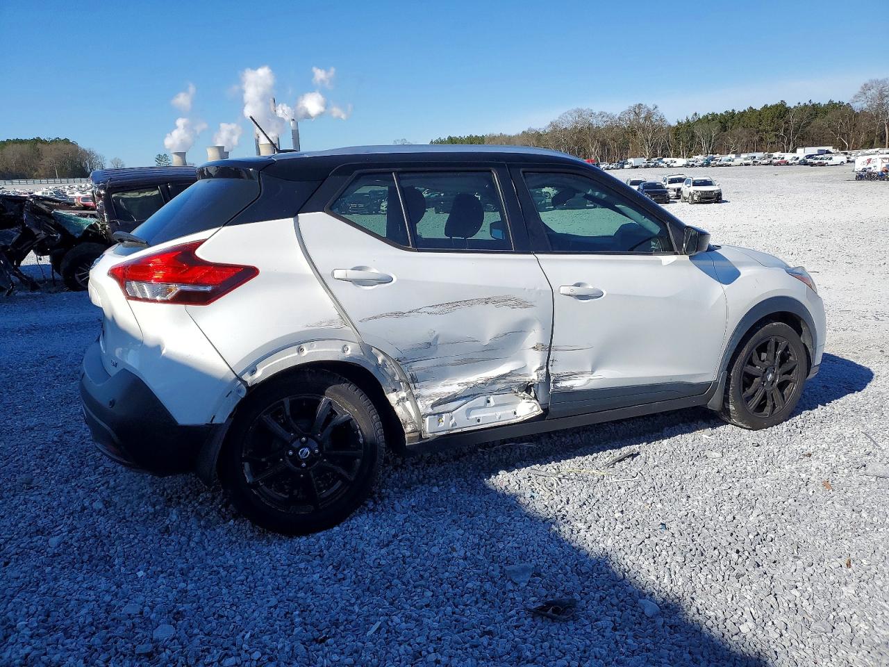 2020 NISSAN KICKS SV photo 5
