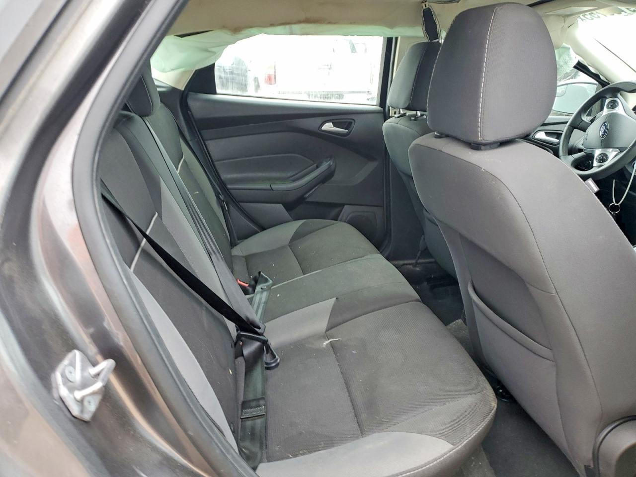 2014 FORD FOCUS SE photo 10