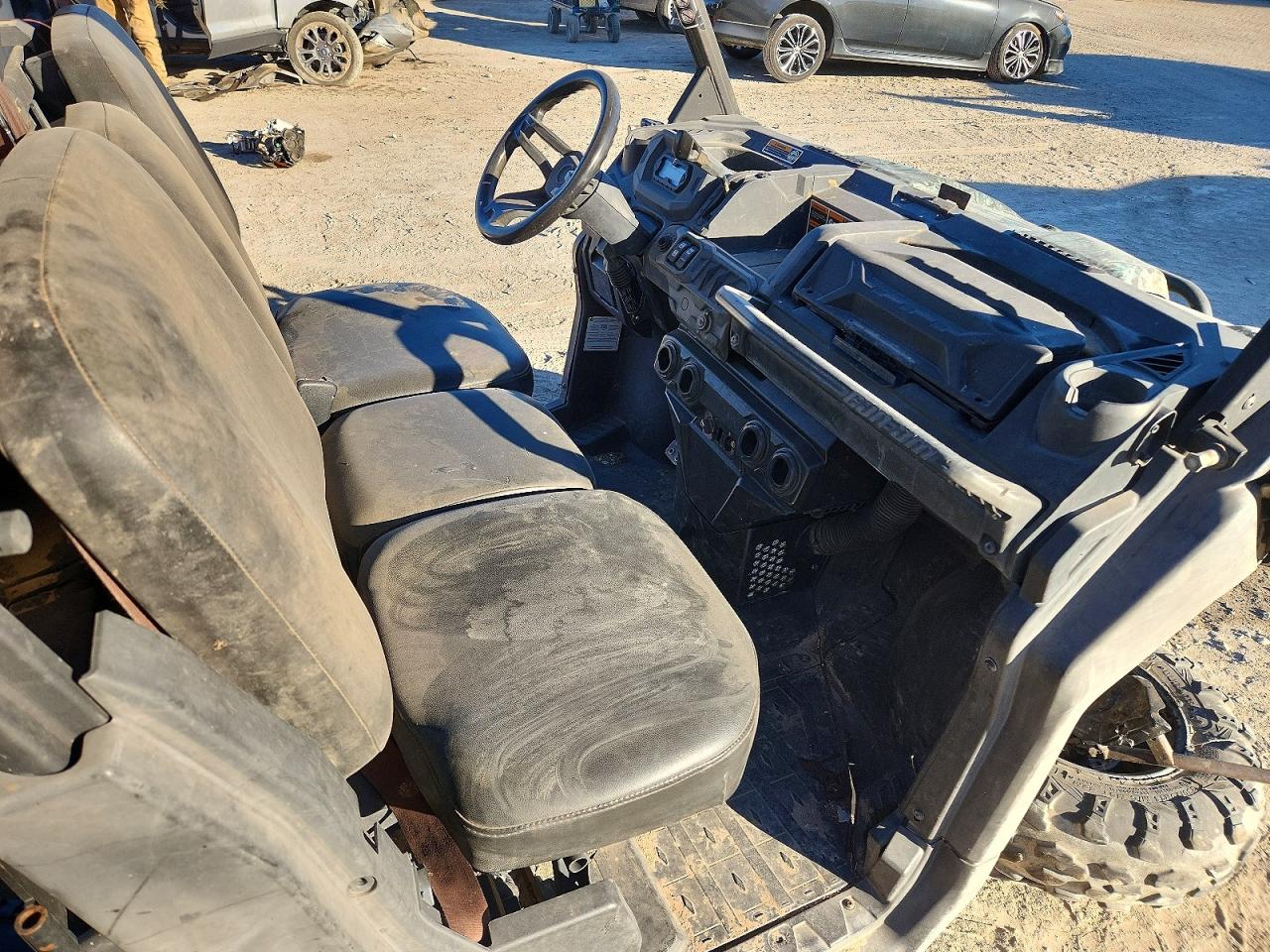 2017 CAN-AM DEFENDER UTILITY VEHICLE photo 5