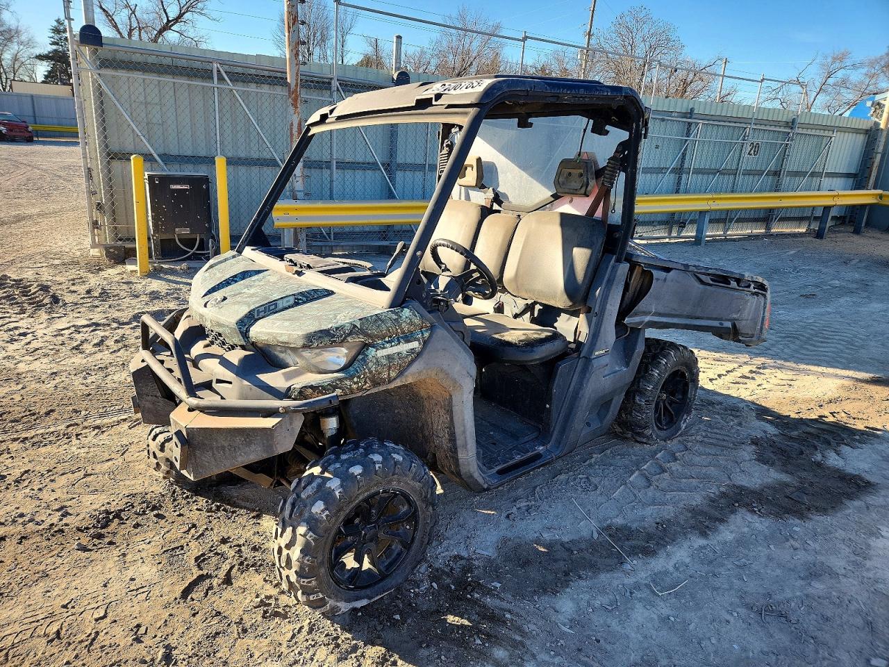 2017 CAN-AM DEFENDER UTILITY VEHICLE photo 2