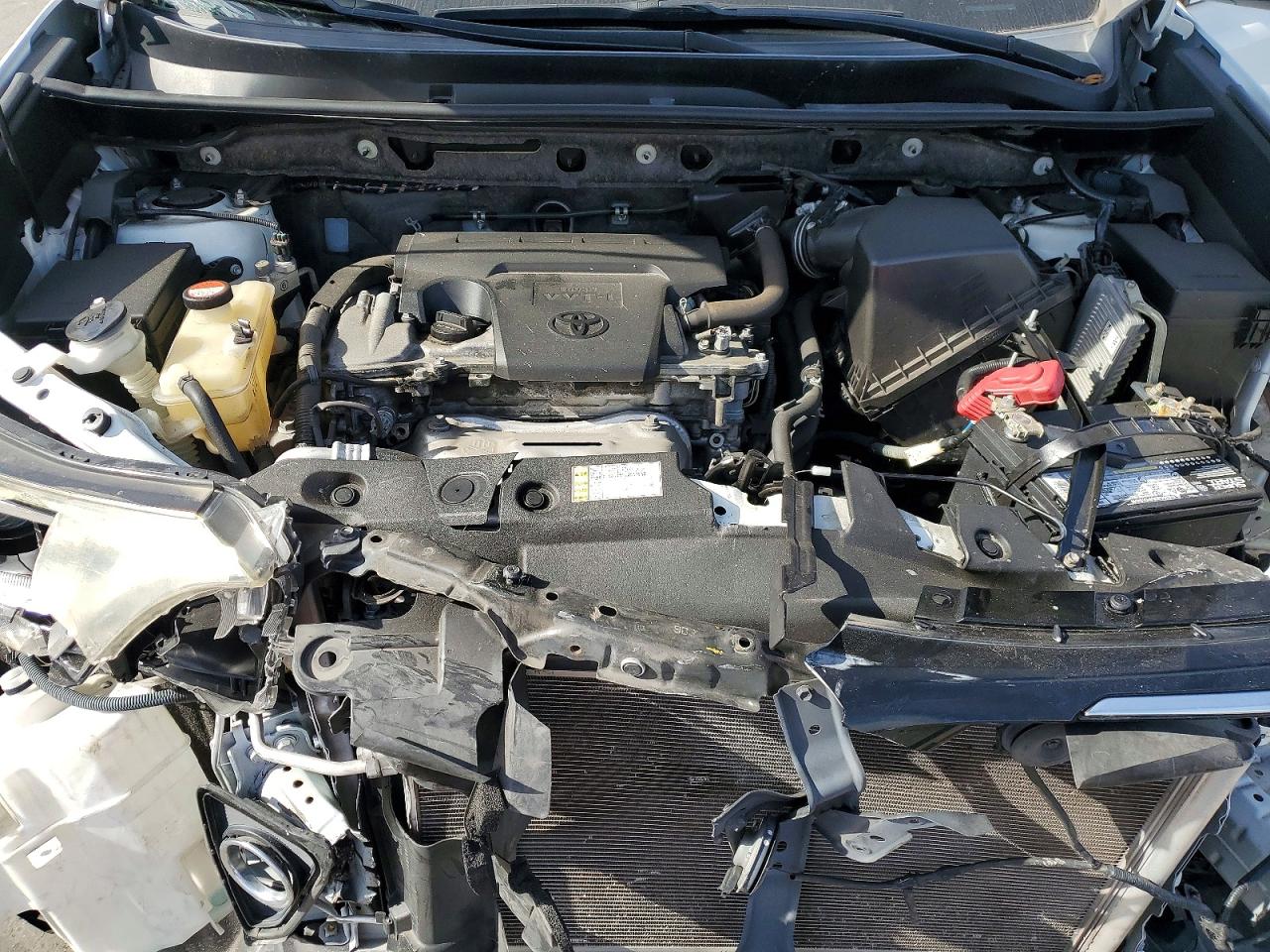 2016 TOYOTA RAV4 XLE photo 12