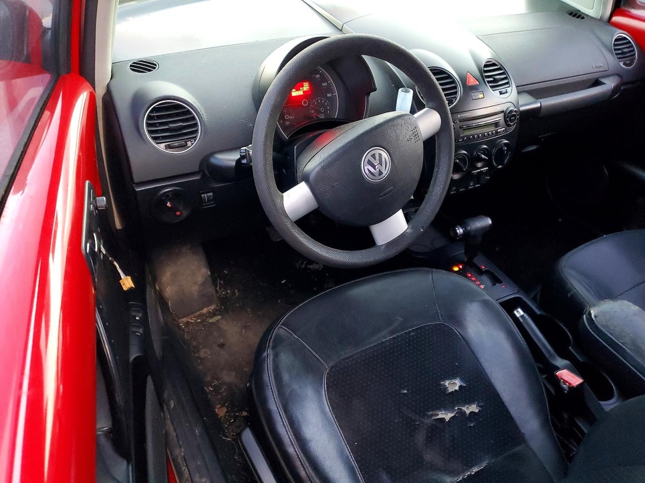 2010 VOLKSWAGEN NEW BEETLE photo 8