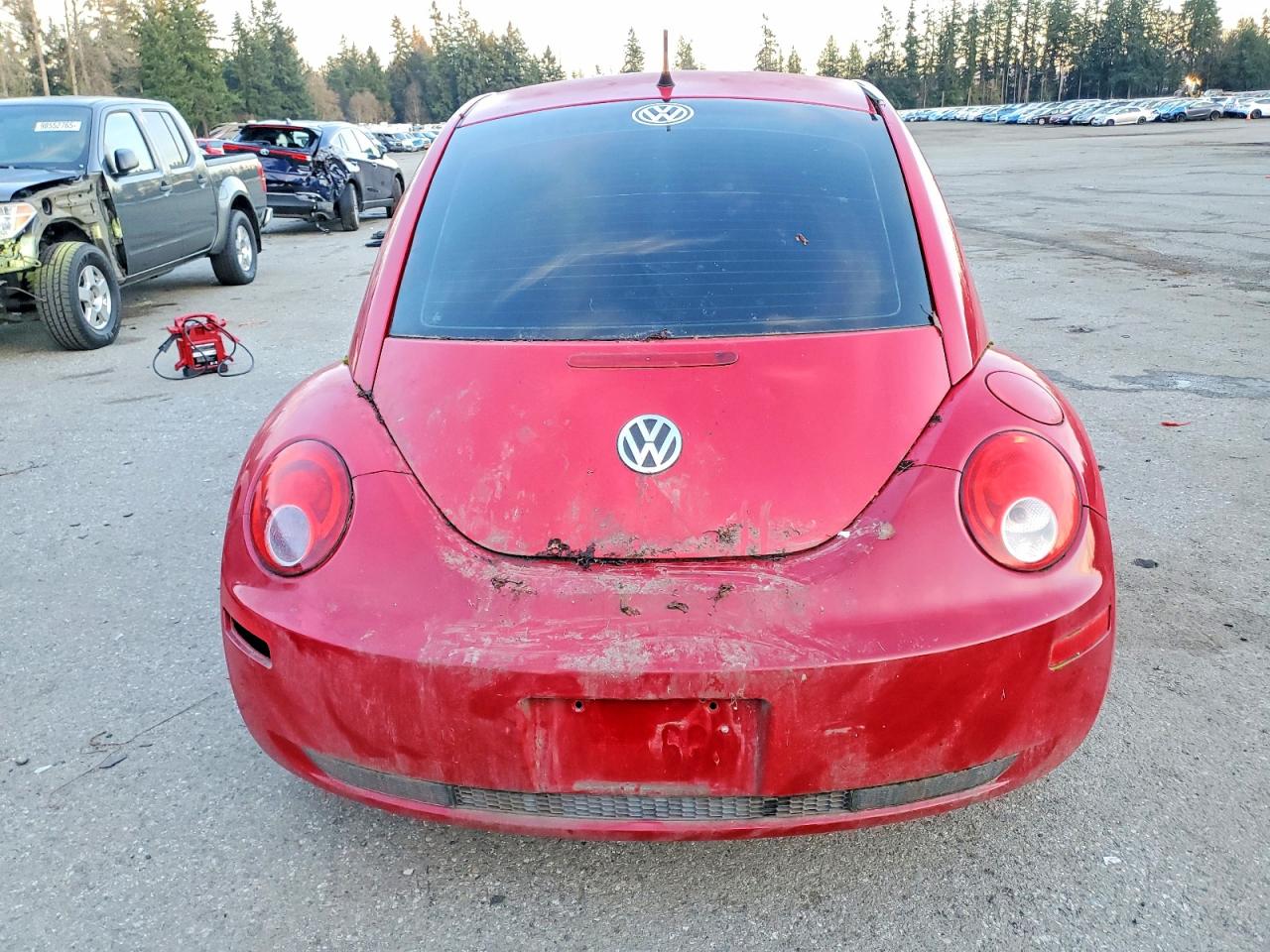 2010 VOLKSWAGEN NEW BEETLE photo 6