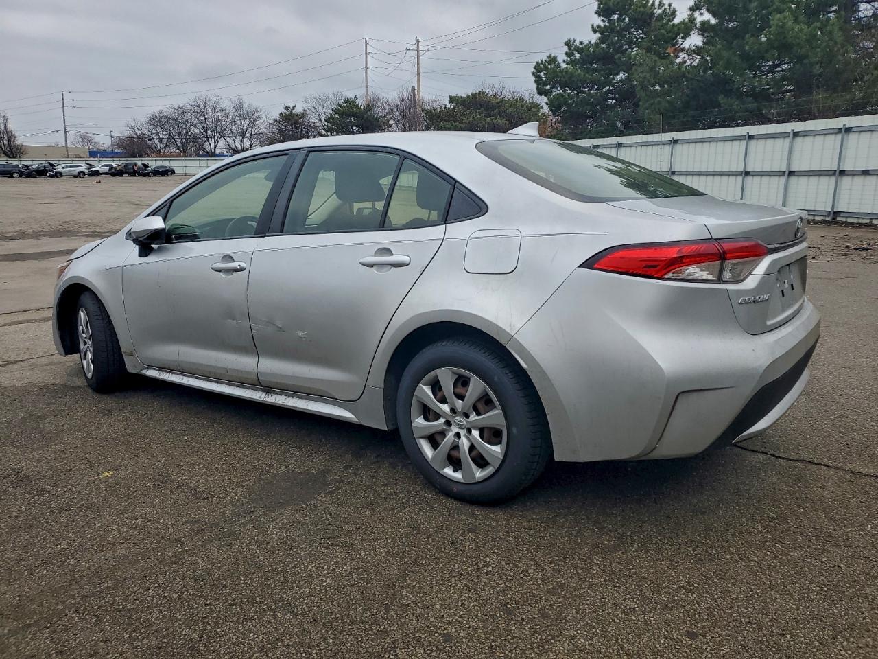2021 TOYOTA COROLLA LE photo 2