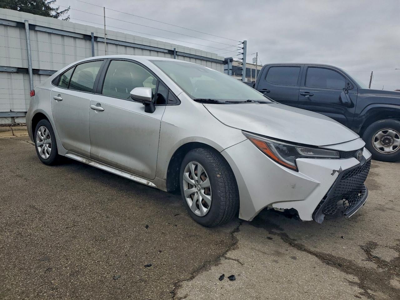 2021 TOYOTA COROLLA LE photo 4