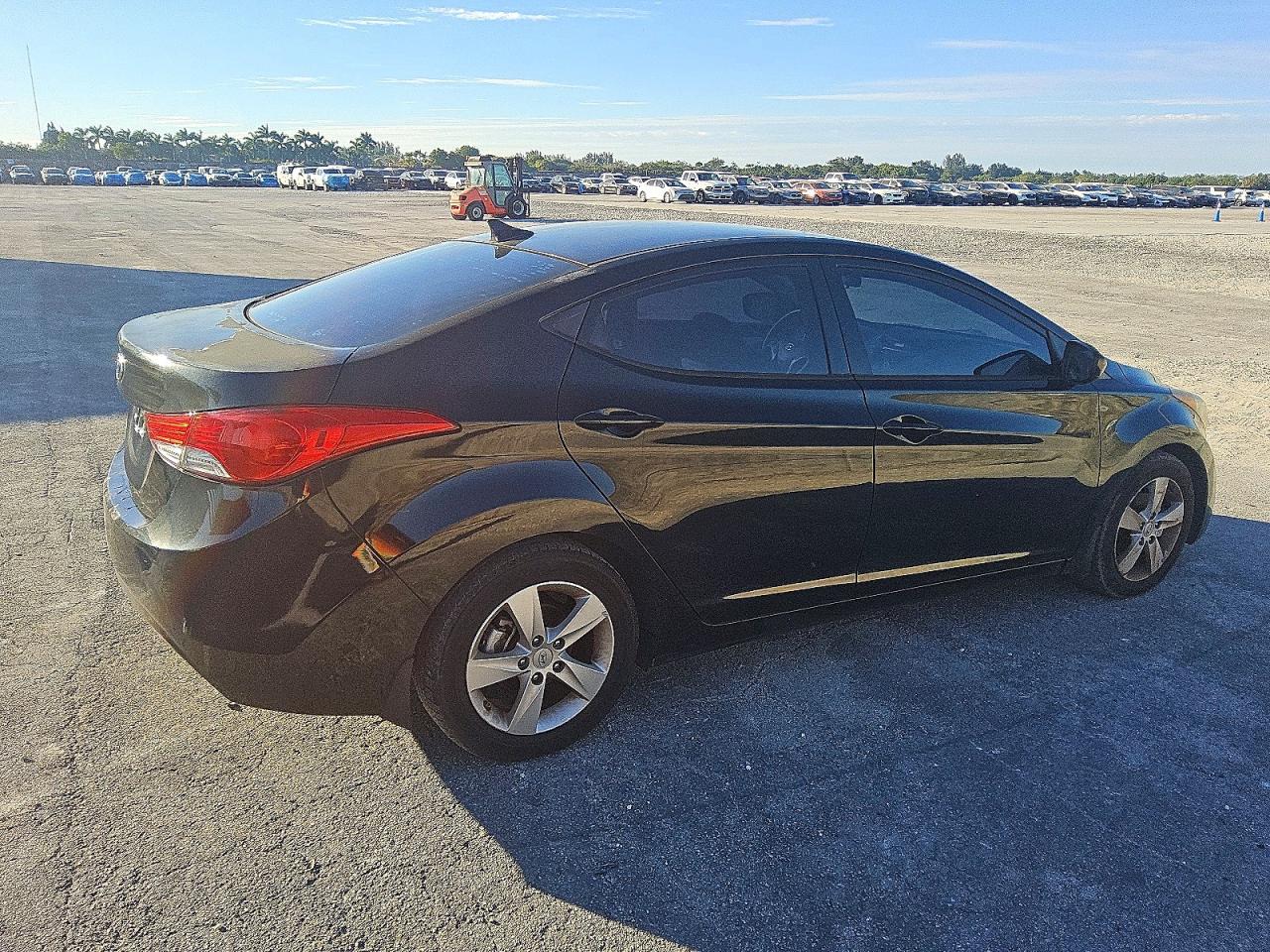 2013 HYUNDAI ELANTRA GLS photo 3