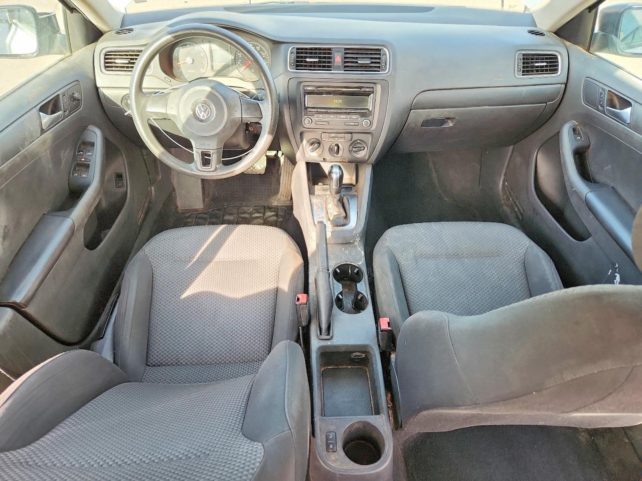 2013 VOLKSWAGEN JETTA BASE photo 8
