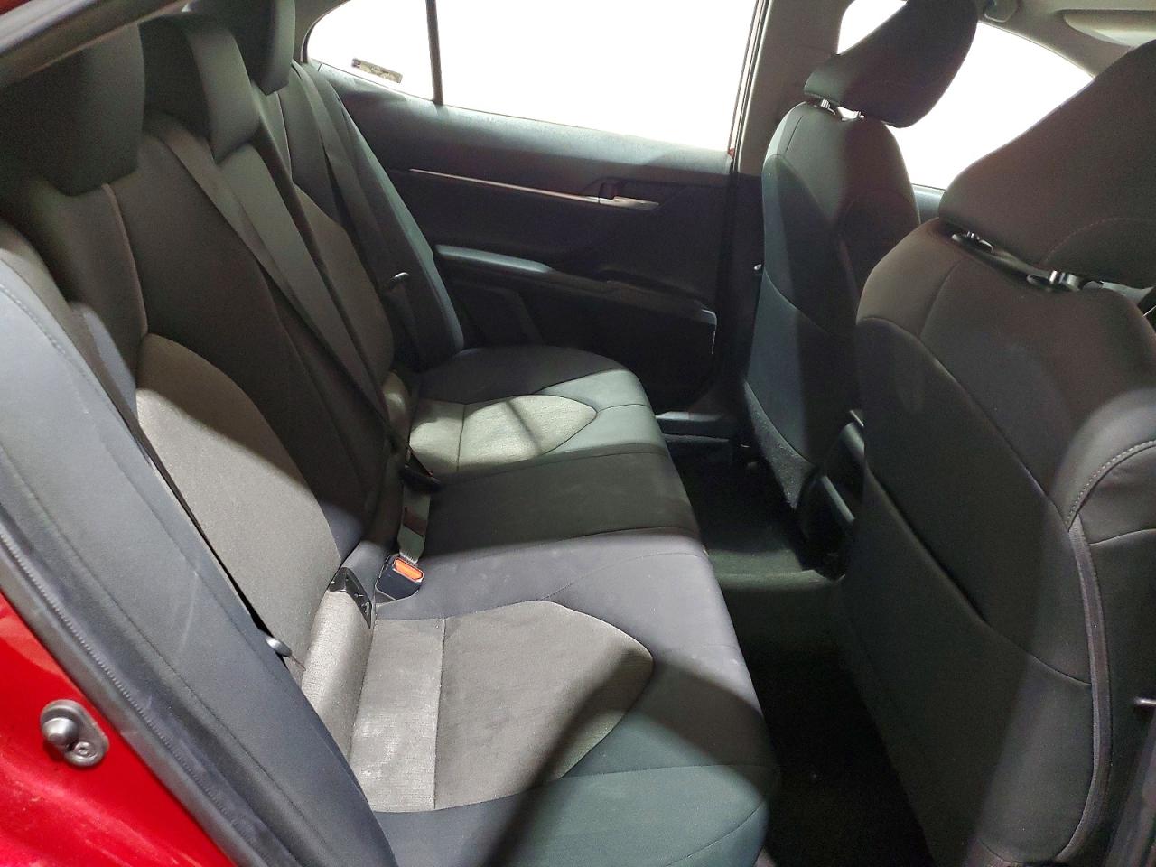 2021 TOYOTA CAMRY LE photo 19