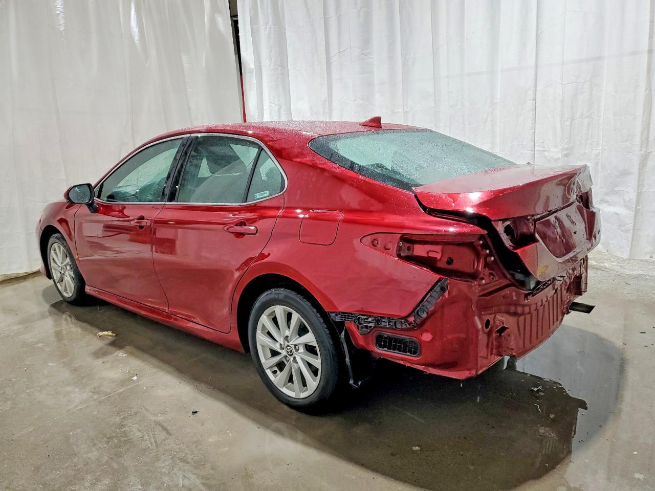 2021 TOYOTA CAMRY LE photo 3