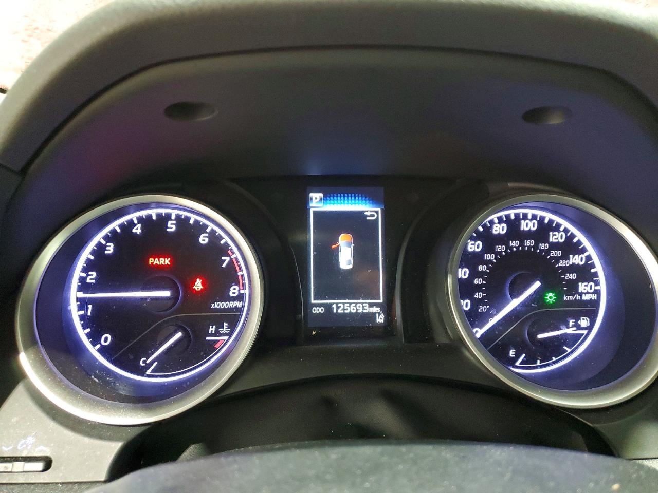 2021 TOYOTA CAMRY LE photo 17