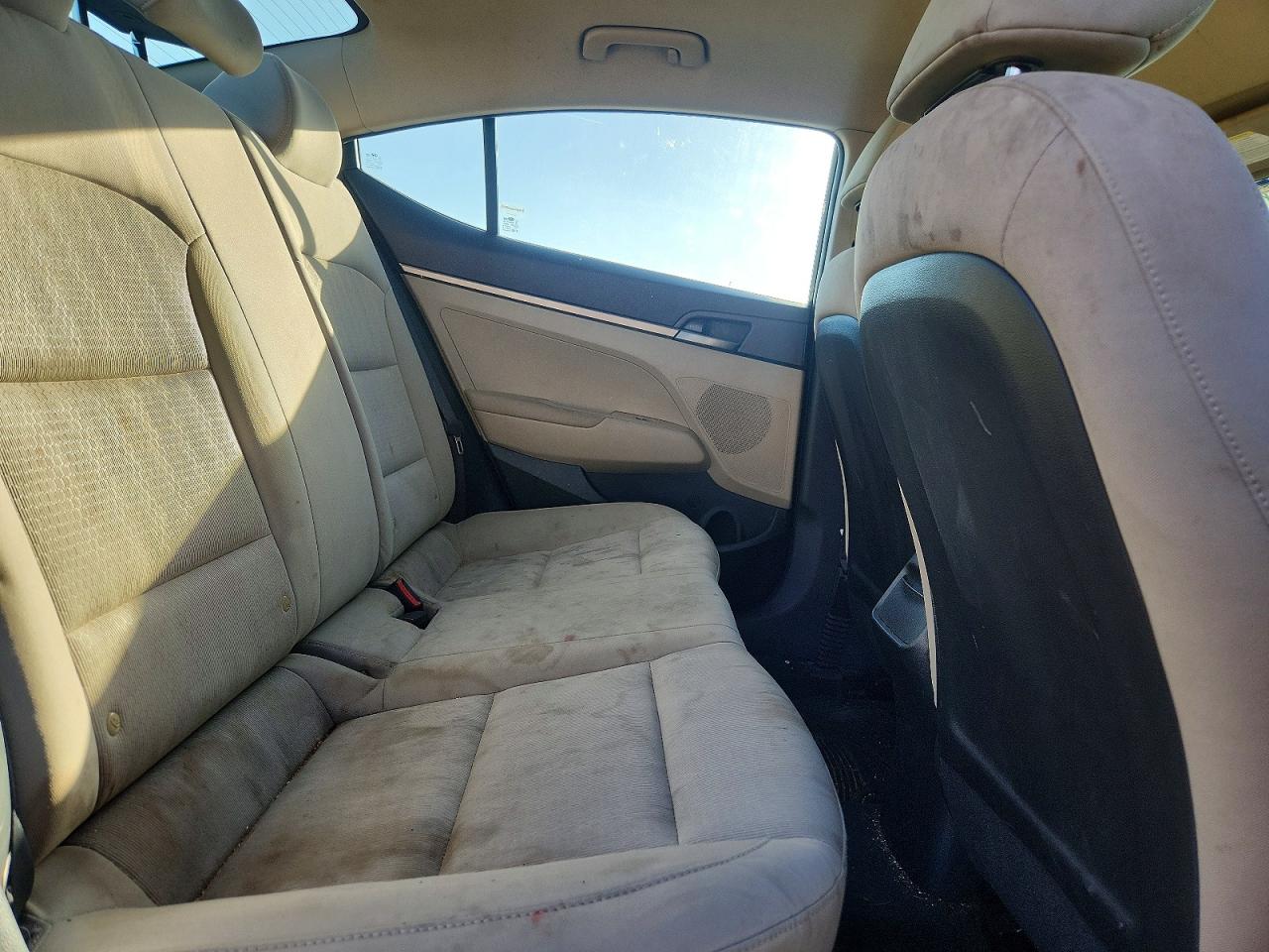 2017 HYUNDAI ELANTRA SE photo 10