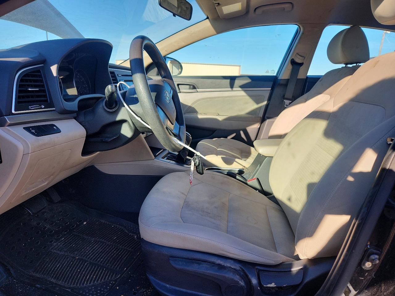 2017 HYUNDAI ELANTRA SE photo 7