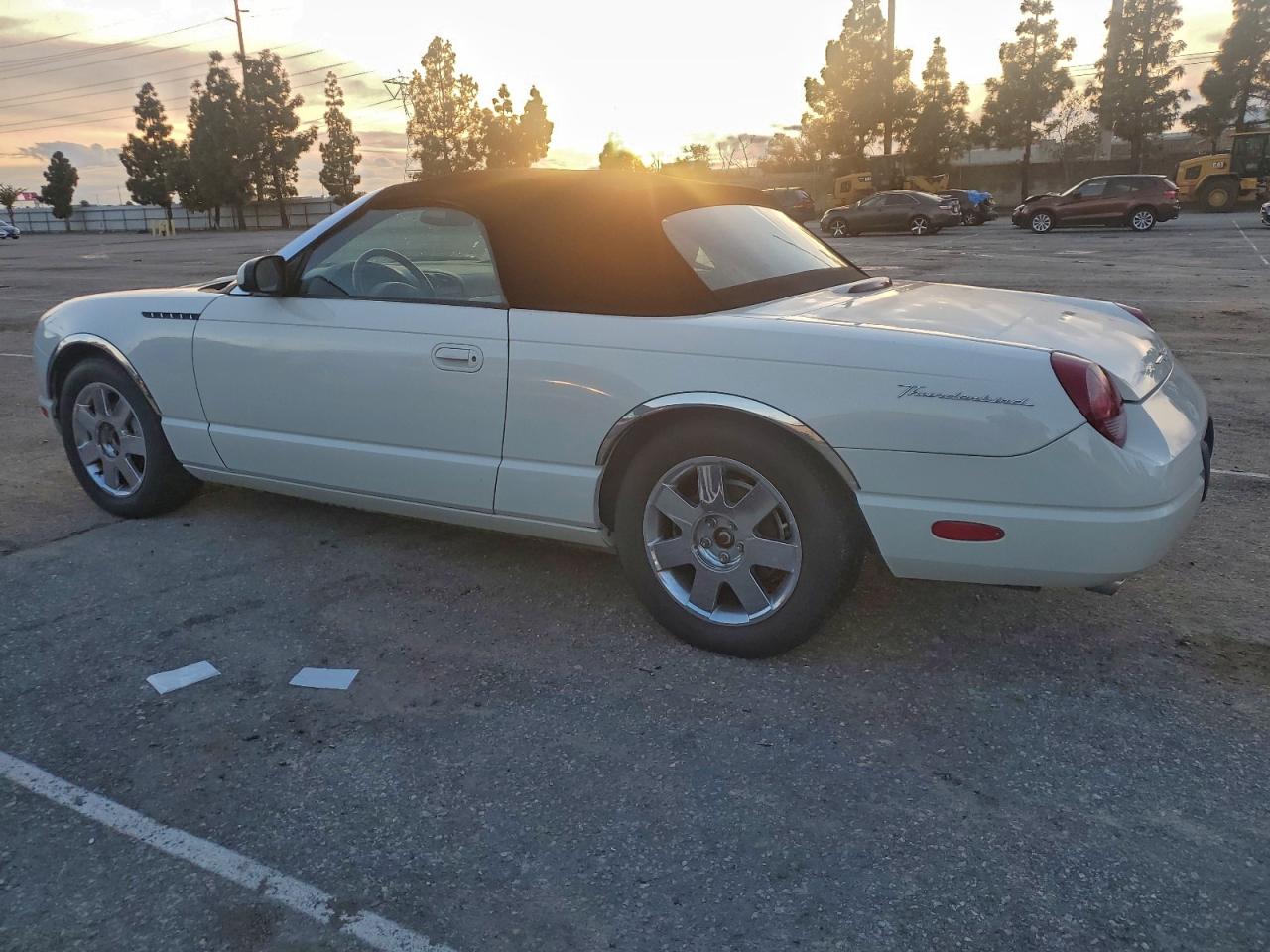 2002 FORD THUNDERBIRD photo 2