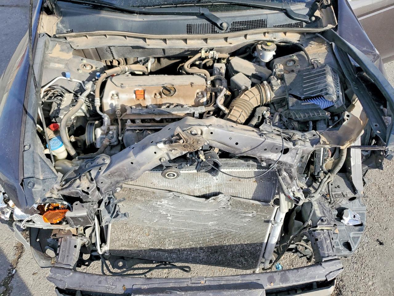 2012 HONDA ACCORD LXP photo 11