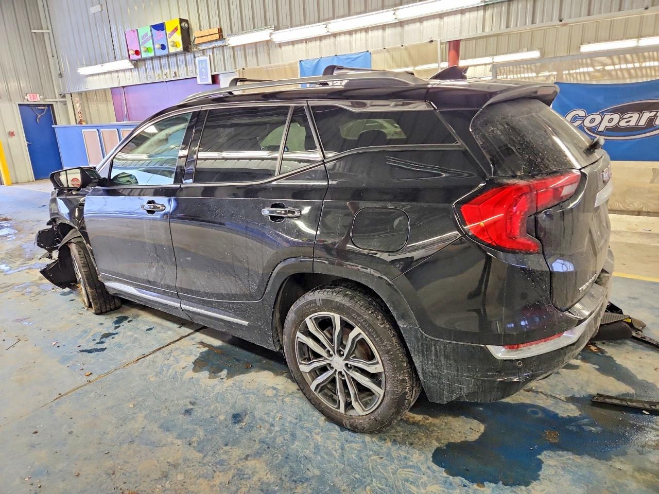2019 GMC TERRAIN DENALI photo 2