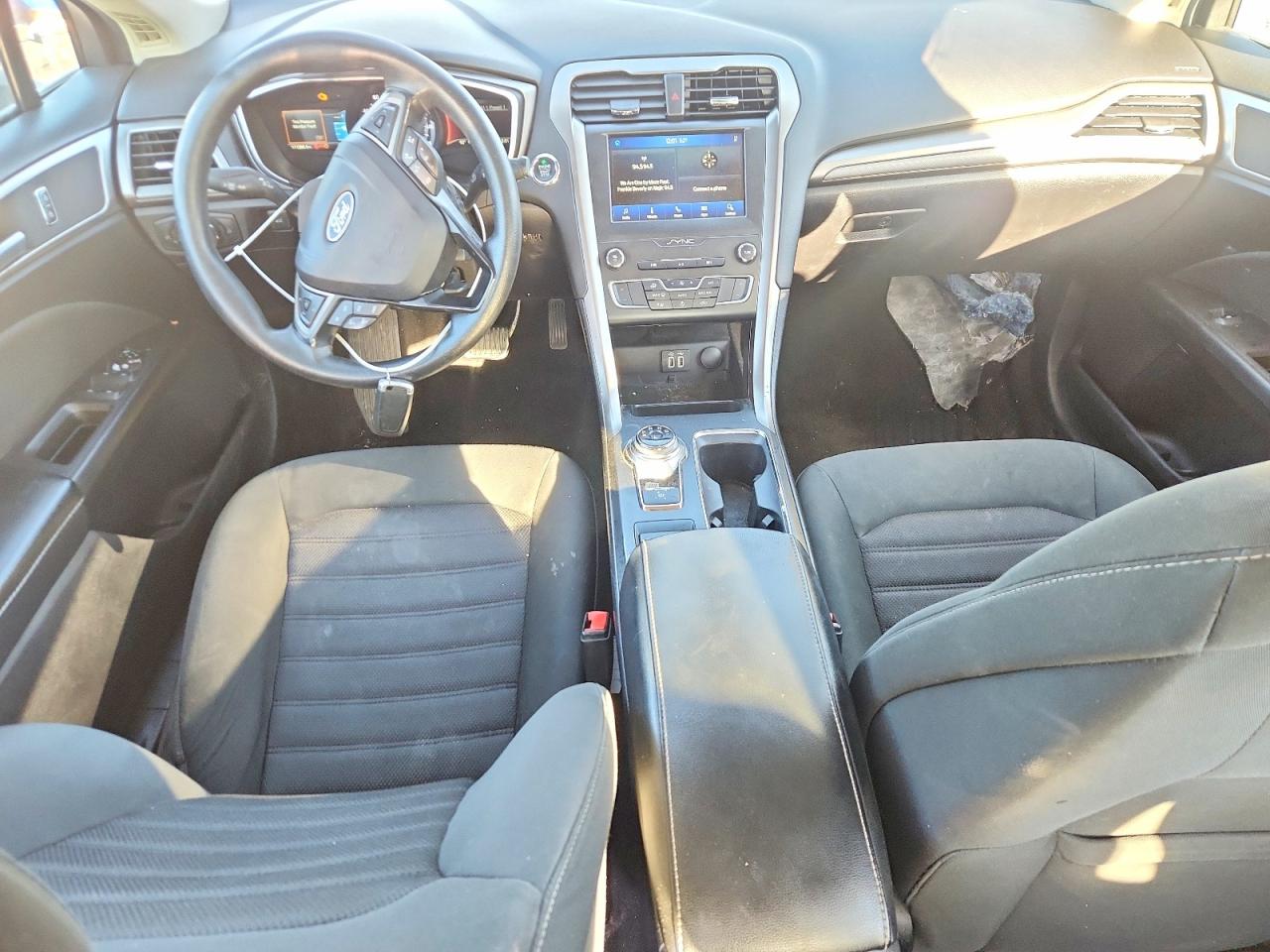 2020 FORD FUSION SE photo 8