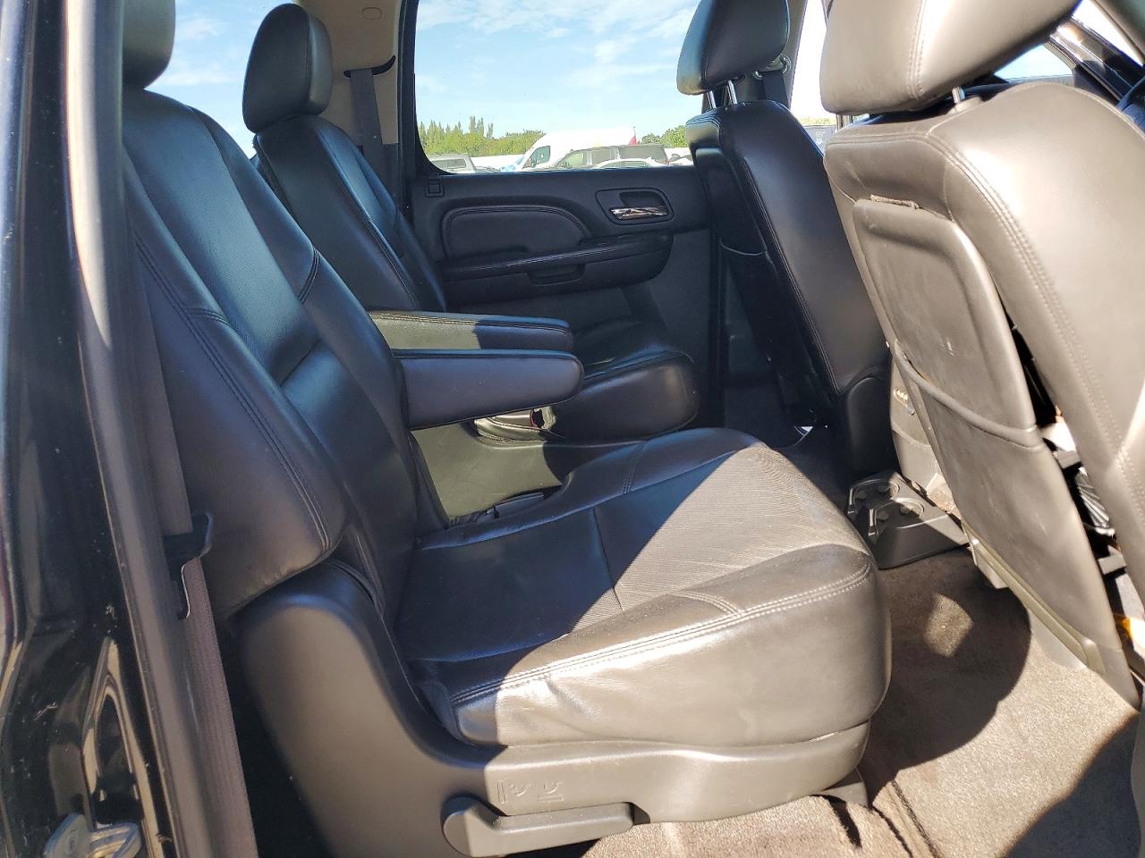 2011 GMC YUKON XL DENALI photo 21