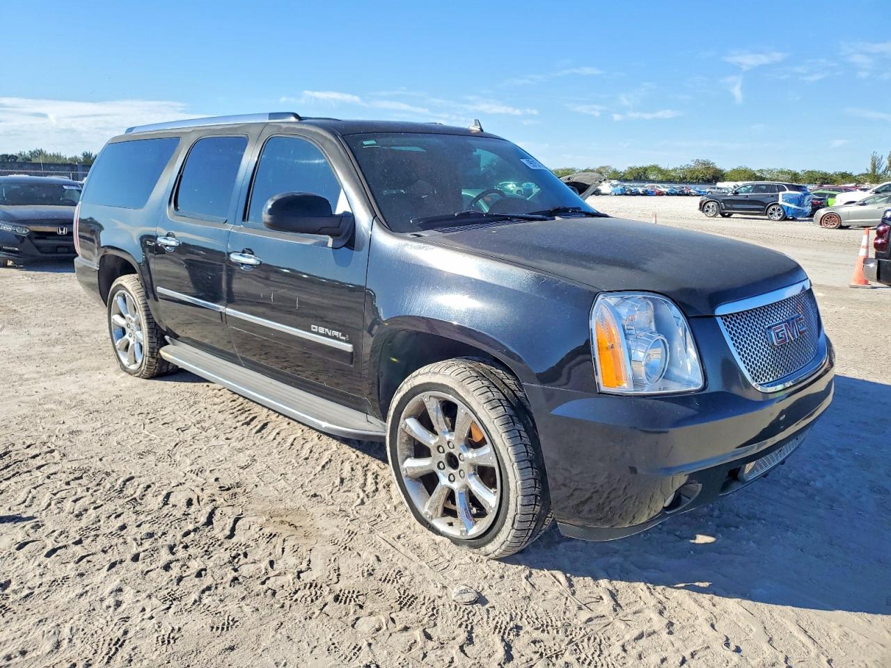 2011 GMC YUKON XL DENALI photo 7