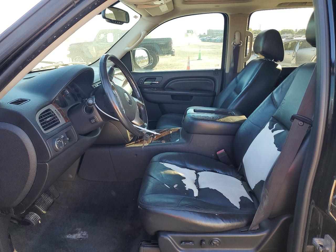 2011 GMC YUKON XL DENALI photo 13