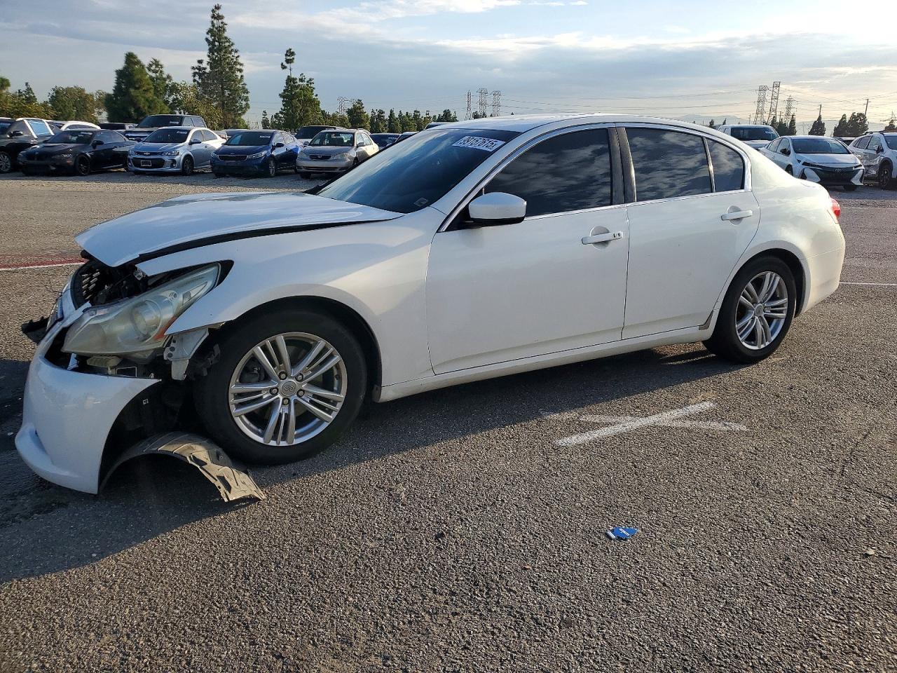 2013 INFINITI G37