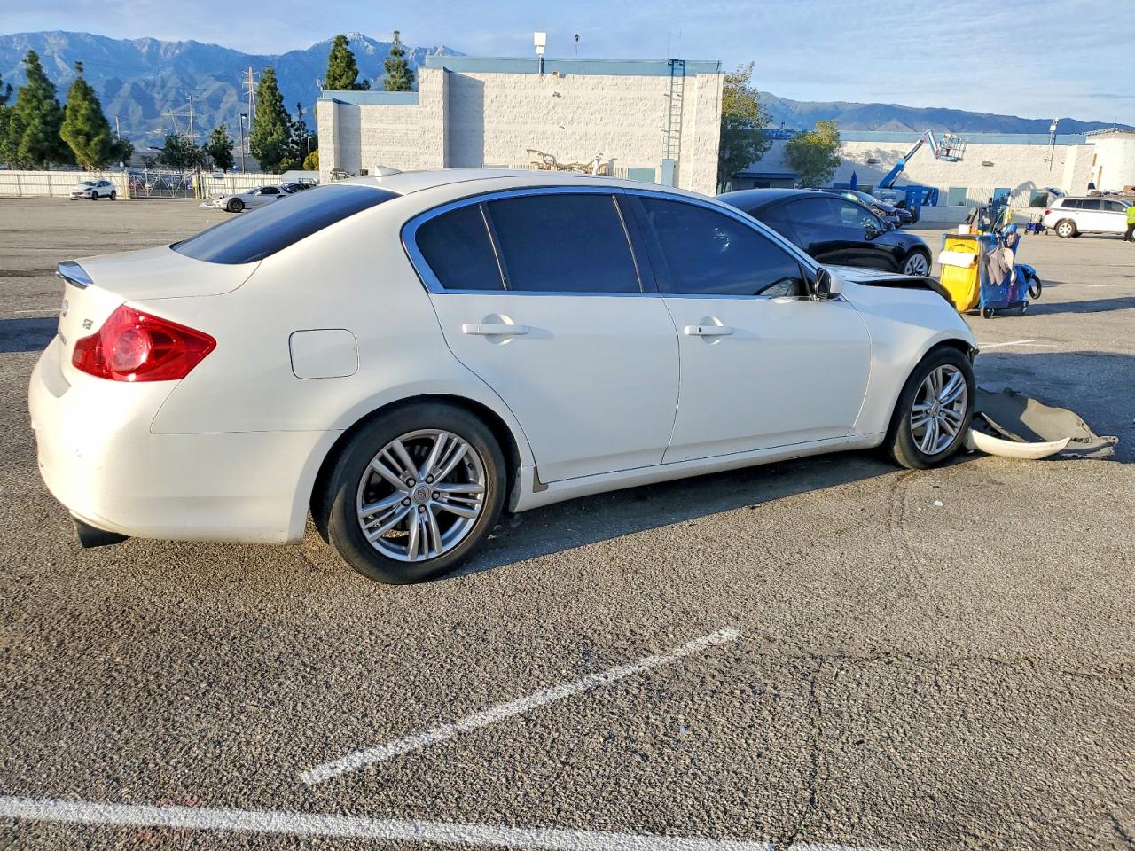2013 INFINITI G37 BASE photo 3