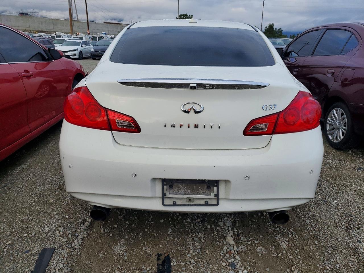 2013 INFINITI G37 BASE photo 6